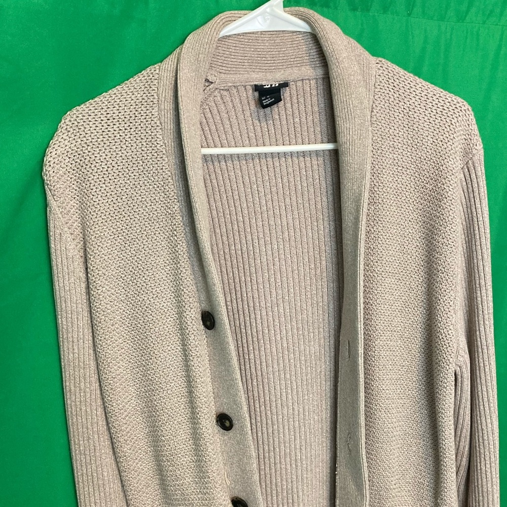 H&M’s Men’s Cardigan - Picture 2 of 3